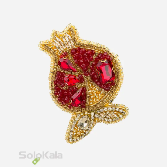 سنجاق سینه دست دوزی شده طرح انار