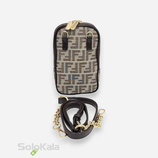 کیف موبایل کرم قهوه ای طرح FENDI زاویه پشت
