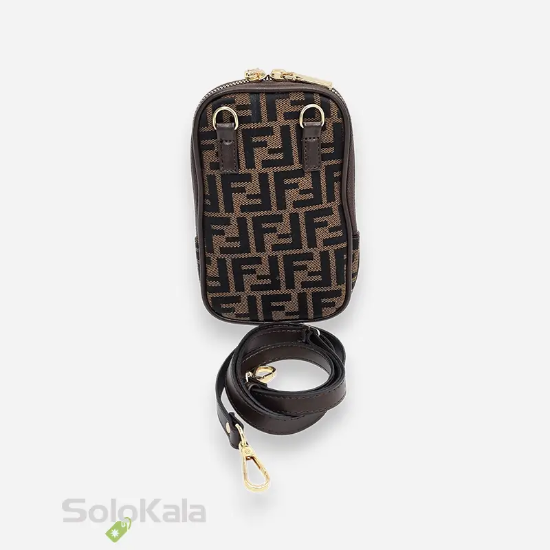 کیف موبایل مشکی قهوه ای طرح FENDI زاویه پشت