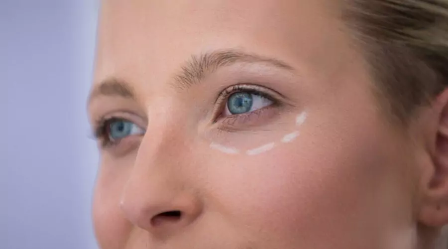 بهترین کرم دور چشم برای بالای 30 سال